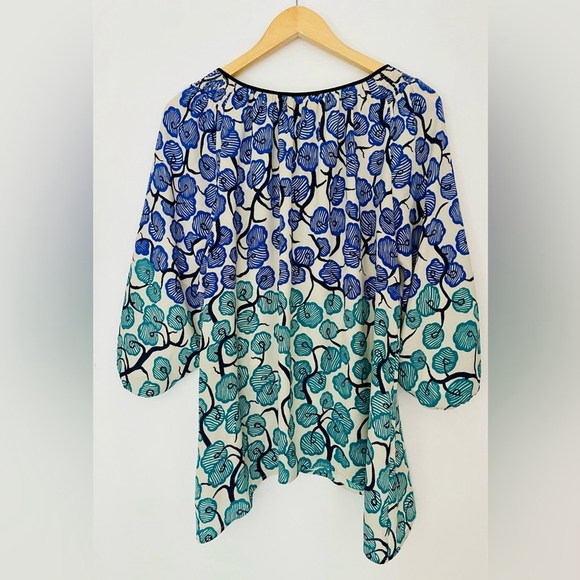 Anthropologie Blue Floral Women's Top
Branching Blooms 10 Blouse - Picture 6 of 9